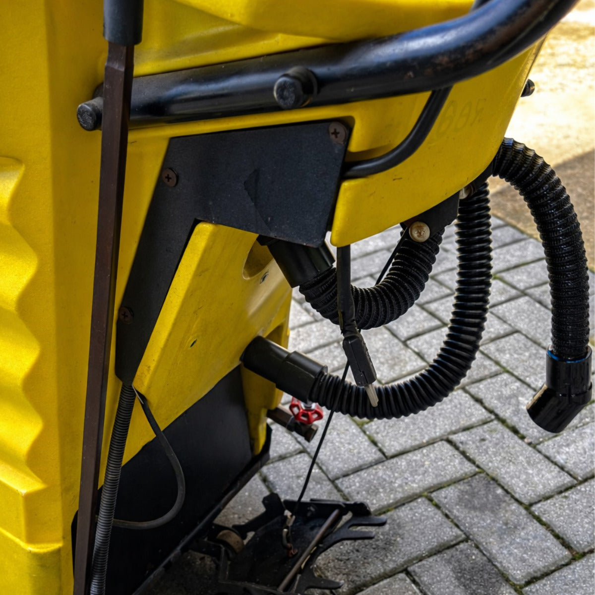 Lavadora e Secadora de Piso KARCHER BD 530 Monofásica Elétrica 220v - Semi nova